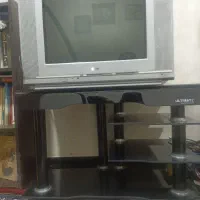 فروش فوری میز تلویزیون به همراه تلویزیون LG