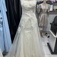 لباس عروس در حد نو