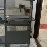 میز کامپیوتر تمیز مرتب