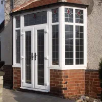 درب و پنجره پی وی سی (UPVC)