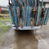 کارگر حمل وجابجایی ابزار ساختمانی