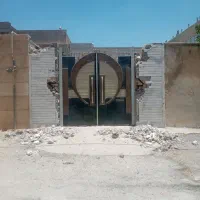 درب حیاط  بسیار محکم  وسنگین