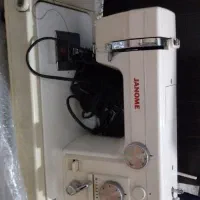 یک دستگاه چرخ خیاطی ژانومه اصل