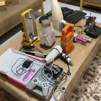 تعدادی وسایل برقی