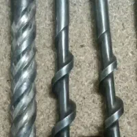 تعدادی مته و ترموکوبل و مخزن آب شیرین کن