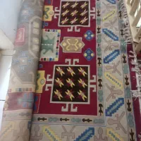دو عدد فرش فروشی