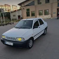 راننده خانم هستم جویای کار . منظم . منصف . متاهل .