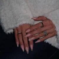 کاشت ناخن ،استیشن مژه،رنگ مو