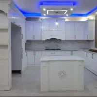 کابینت‌های مدرن و لوکس با یراق‌آلات و صفحه
