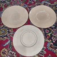 ۳ بشقاب سفالی