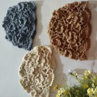 کلاه موتیفی گل برجسته