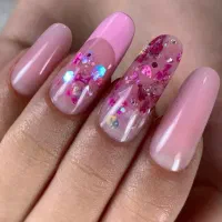 خدمات کاشت ناخن