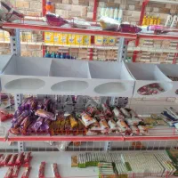 وترین وصط مغازه دونیم متری