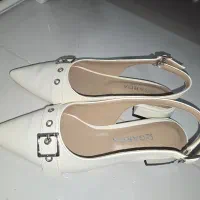 یک جفت کفش با سایز 37