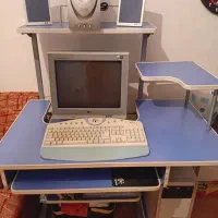 میز کامپیوتر مجهز و حرفه ای