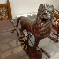 شیر علامت یک جفت