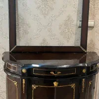 کنسول به رنگ قهوه ای