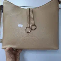 تعدادی کیف آکبند