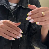 استخدام ناخن کار حرفه ای و پدیکوریست