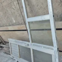 درب آلومینیومی بهمراه پنجره رختکن
