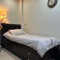 تخت و کمد