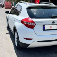 برلیانس کراس موتور بزرگ
