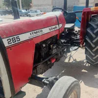 دو دستگاه تراکتور ۹۳ مدل ۸۰۰ و ۸۶ تک