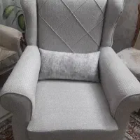 مبل تک دو عدد  و یک عدد جزیره نو