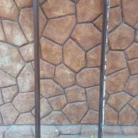 درب چوبی  اتاق با چهار چوب فلزی  و در حد نو