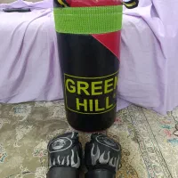 کیسه بوکس و دستکش