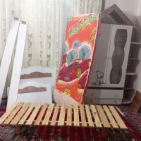 تخت و کمد