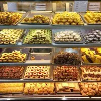 مزایده مغازه قنادی با موقعیت عالی
