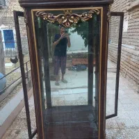 ویترین اینه دار