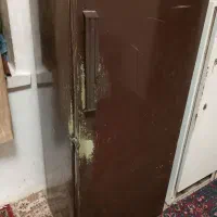 دو عدد یخچال قدیمی کاملا سالم