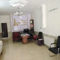 اجاره-دفتر-کار-یک-اتاق-همکف-ورودی-تمام-شیشه-ای
