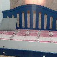 تخت نوجوان و کمد درحد نو