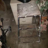 چهار پایه آهنی یک متری صفحه ۳۵×۳۵