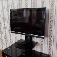 تلویزیون ومیز آن