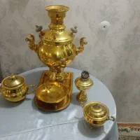 سماوربرنز بسیارسنگین و قدیمی با میز ووسایلای همراش