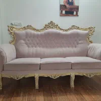 مبلمان سلطنتی ۷ نفره به همراه جلو مبلی و میز عسلی