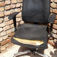 صندلی اداری جک دار محکم و سالم