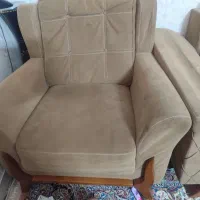 مبل راحتی و میز نهار خوری