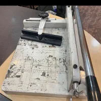 دستگاه برش کاغذ گیوتین کاغذ