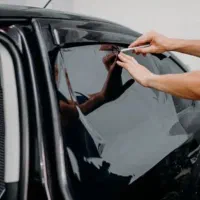 نصب ویژه شیشه دودی