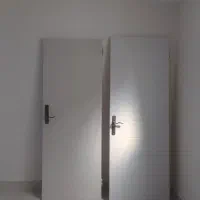 دو عدد درب نو اتاق و حمام