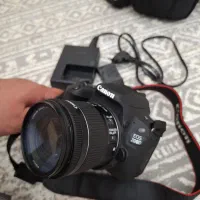 دوربین عکاسی مدل 200d درحد نو