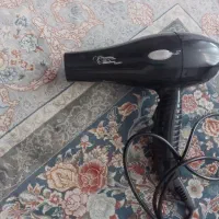 سشوار نیازمند تعمیر