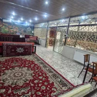 آشپز‌ قلیان زن . باغبان
