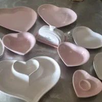 صبحانه خوری سفید صورتی