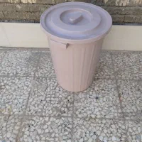 این سطل آرد به فروش می‌رسد